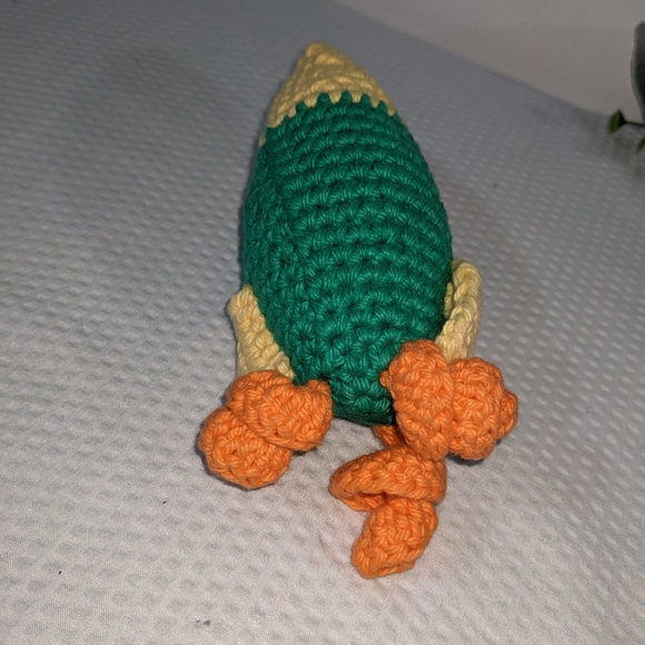 🚀 NEW Rocket Crochet Keychain Backpack Tag HANDCRAFTED - Picture 4 of 5